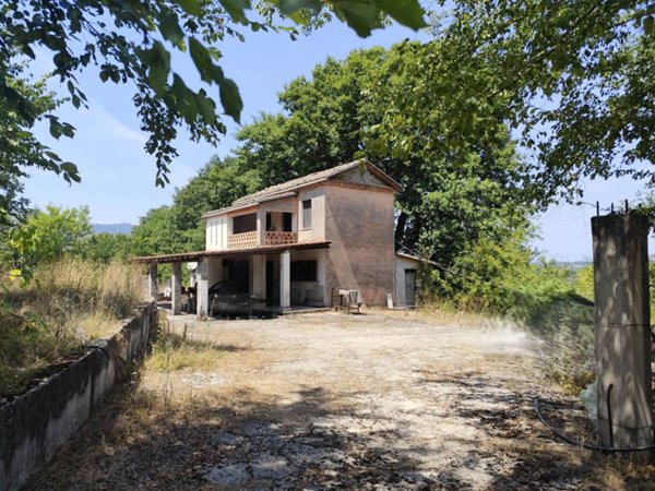 casa indipendente in vendita a Castro dei Volsci
