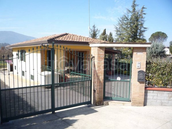 casa indipendente in vendita a Ceccano