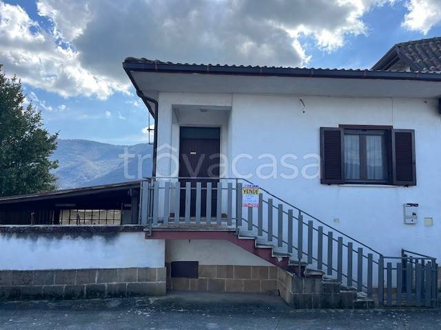 casa indipendente in vendita a Ceccano