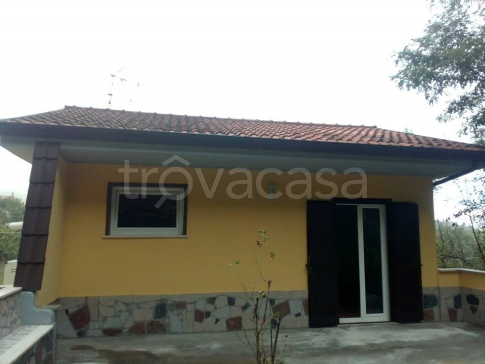 casa indipendente in vendita a Ceccano