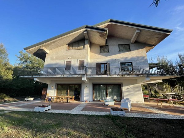 casa indipendente in vendita a Ceccano
