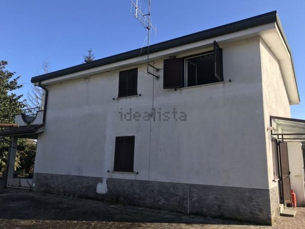 casa indipendente in vendita a Ceccano