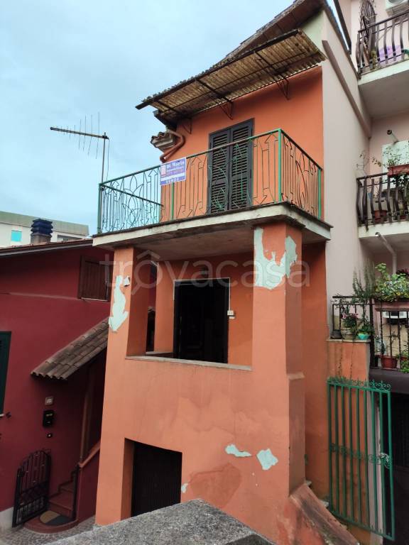 casa indipendente in vendita a Ceccano