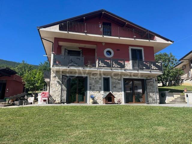 casa indipendente in vendita a Ceccano