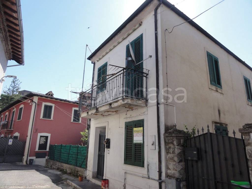 casa indipendente in vendita a Ceccano