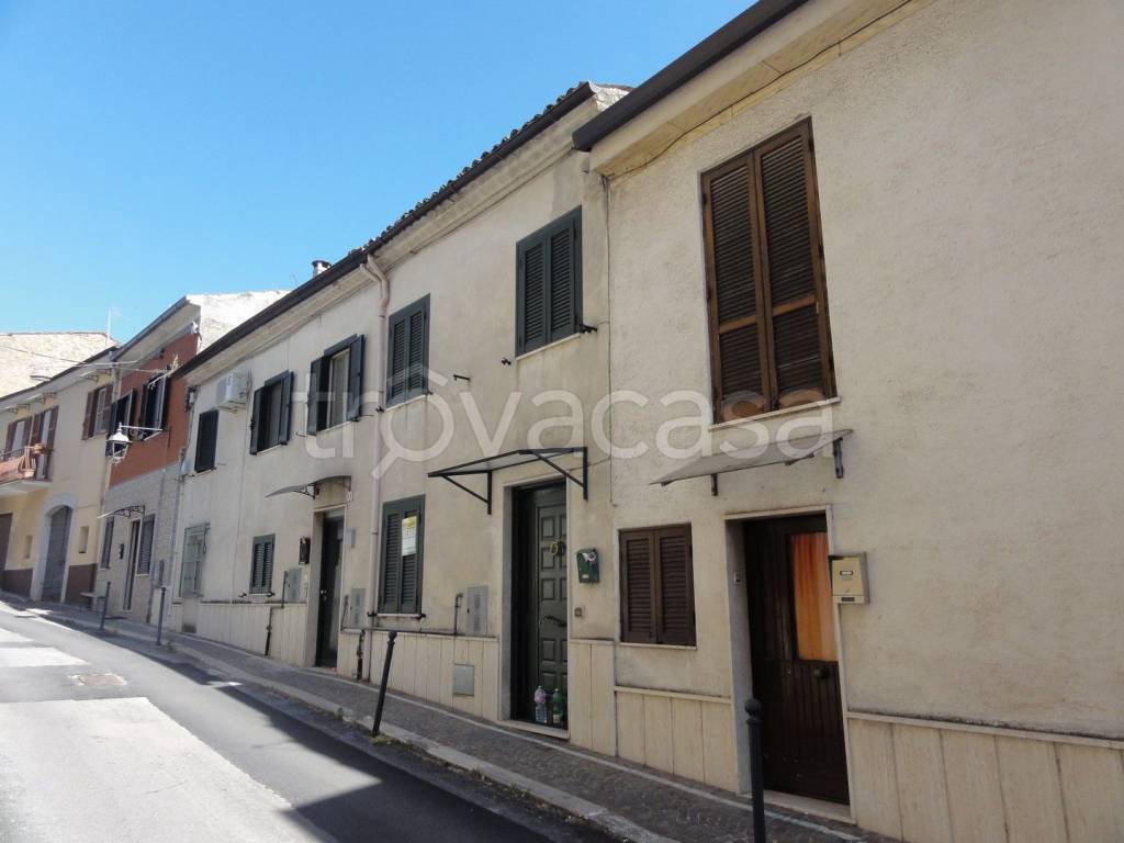 casa indipendente in vendita a Ceccano