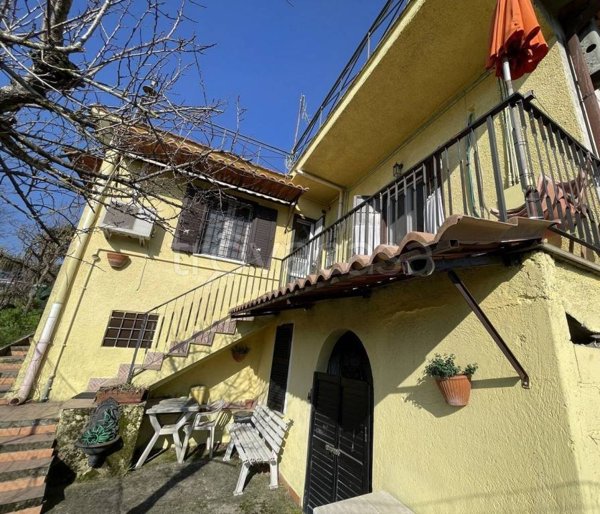 casa indipendente in vendita a Ceccano