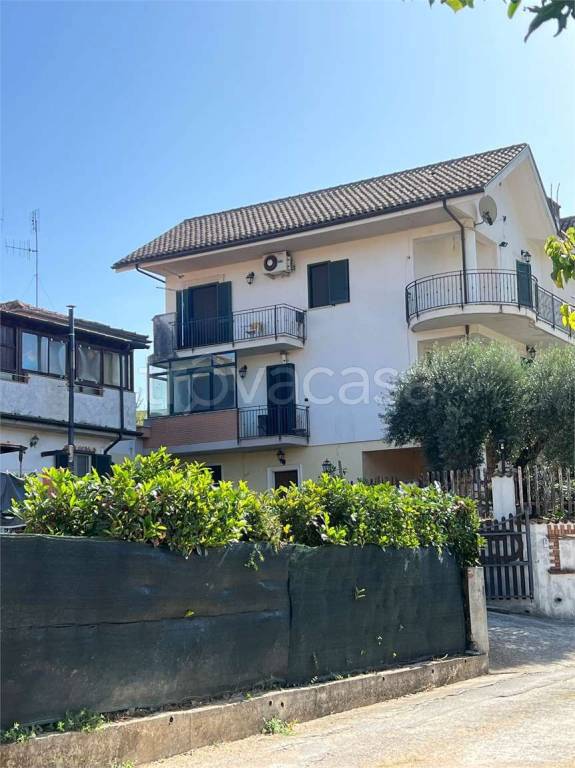 casa indipendente in vendita a Ceccano