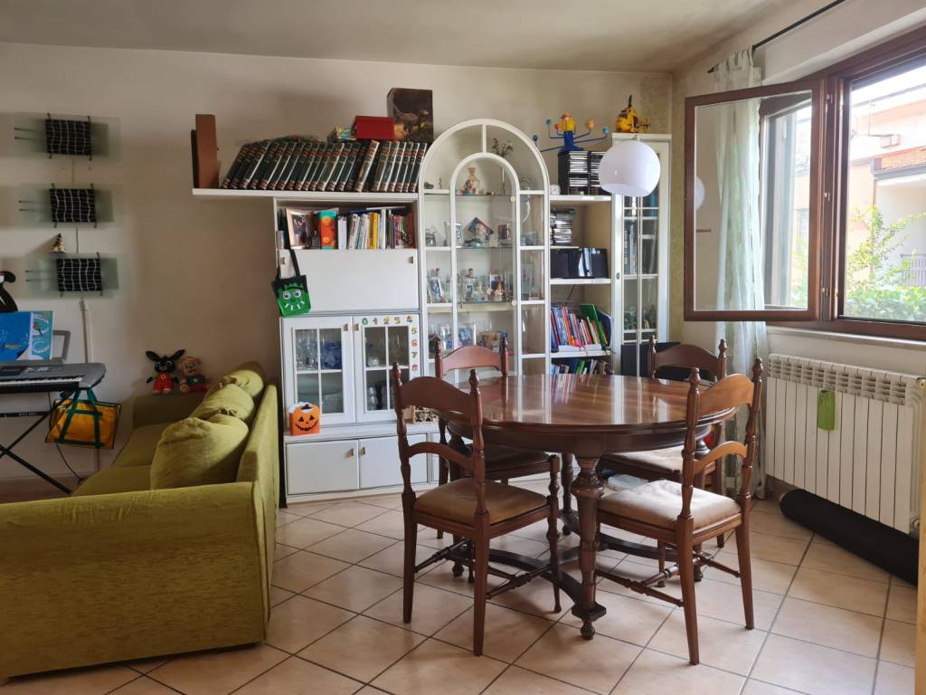 casa indipendente in vendita a Ceccano