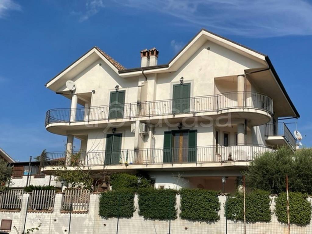 casa indipendente in vendita a Ceccano
