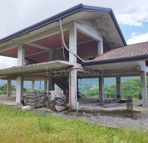 casa indipendente in vendita a Ceccano