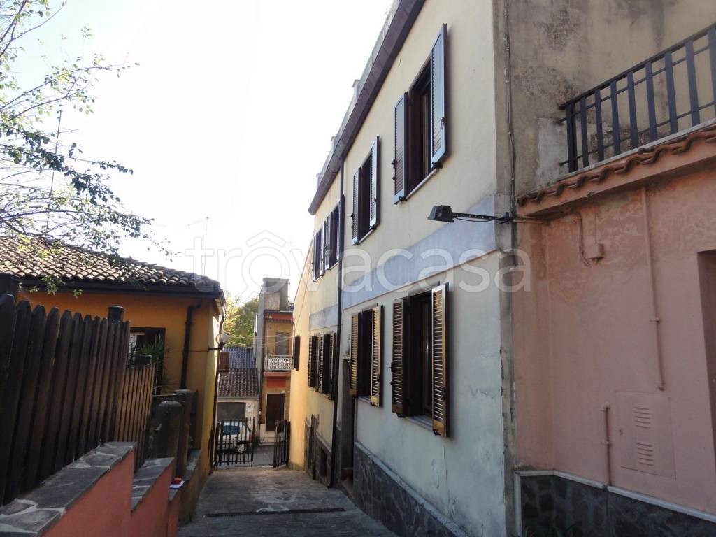 casa indipendente in vendita a Ceccano