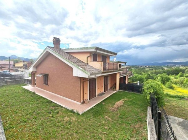 casa indipendente in vendita a Ceccano