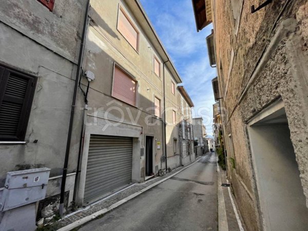 casa indipendente in vendita a Ceccano