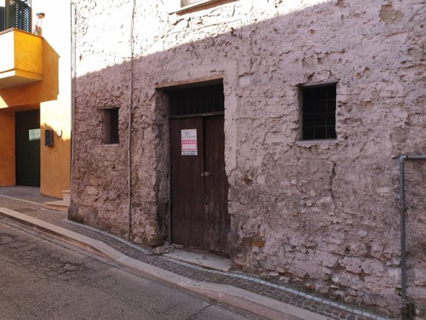 locale di sgombero in vendita a Ceccano