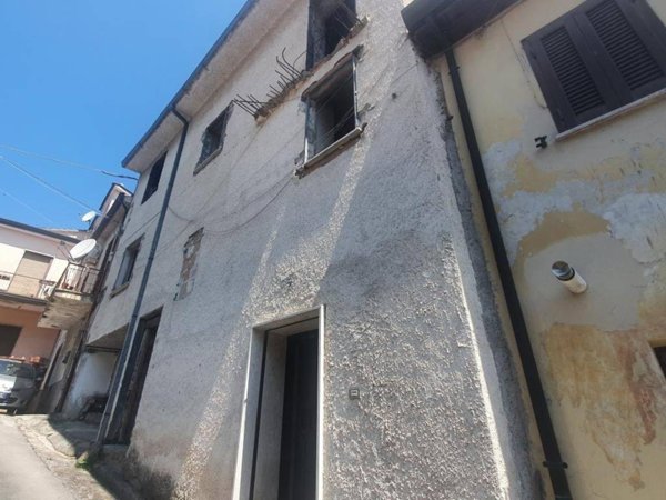 casa indipendente in vendita a Ceccano