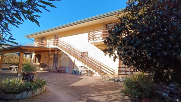 casa indipendente in vendita a Ceccano