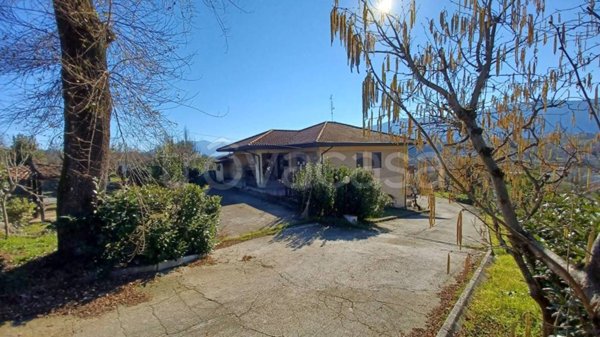 casa indipendente in vendita a Ceccano