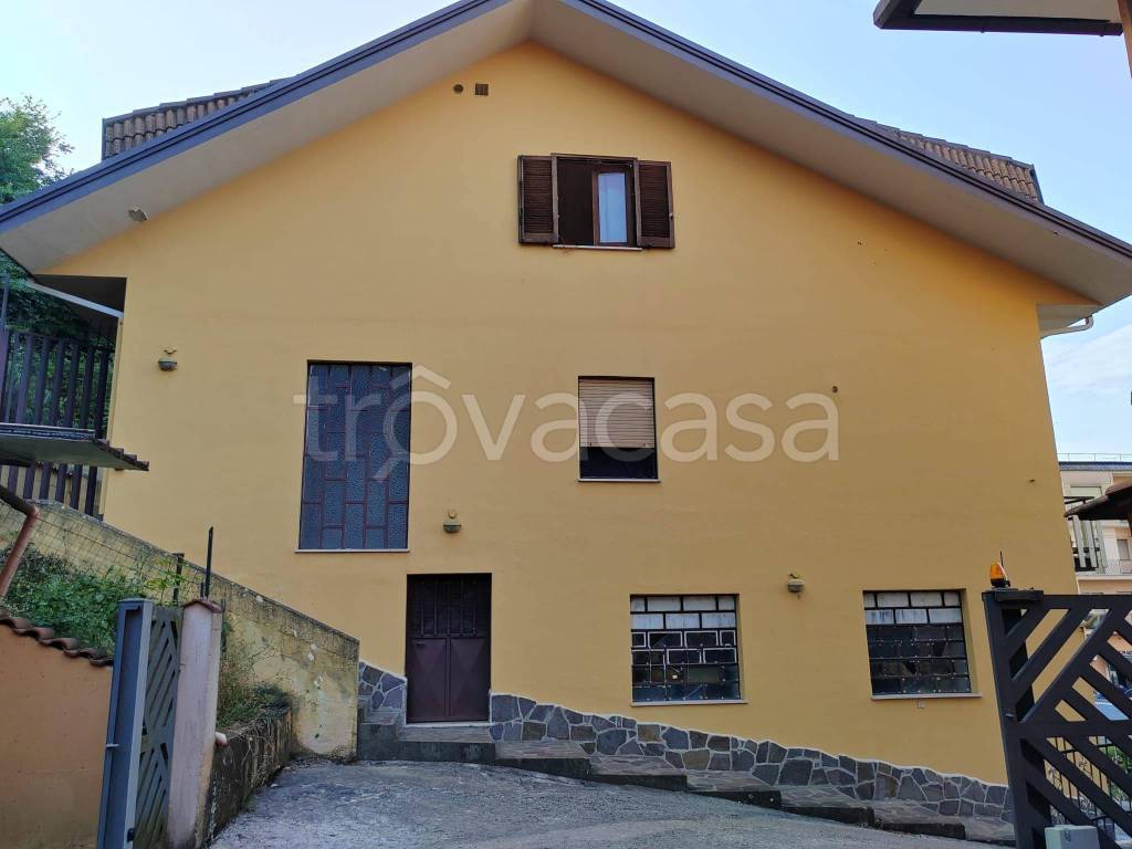 casa indipendente in vendita a Ceccano