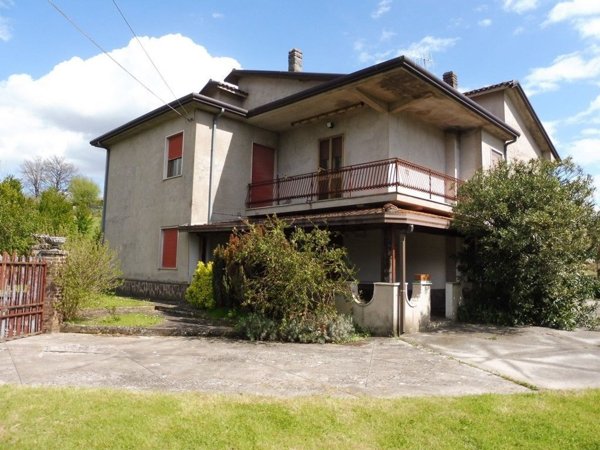 casa indipendente in vendita a Ceccano