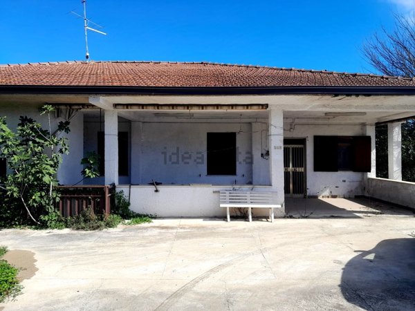 casa indipendente in vendita a Ceccano