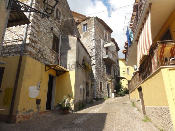 casa semindipendente in vendita a Ceccano