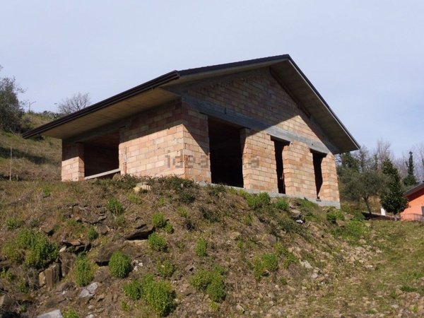 casa indipendente in vendita a Ceccano