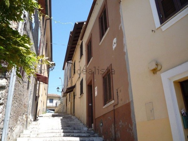 casa semindipendente in vendita a Ceccano