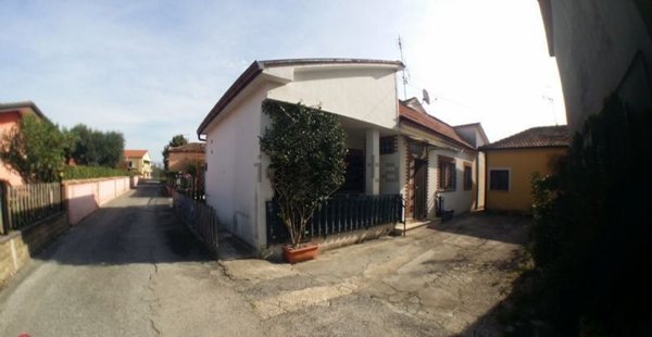 casa indipendente in vendita a Ceccano
