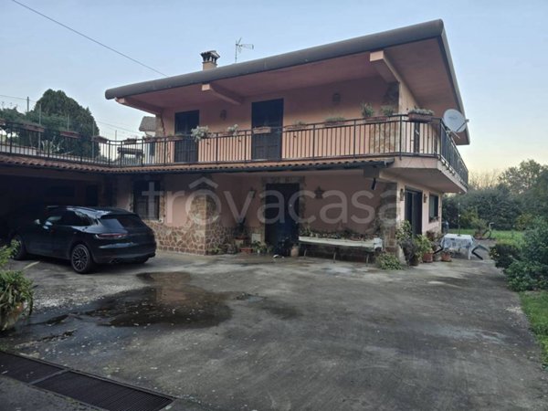 casa indipendente in vendita a Ceccano