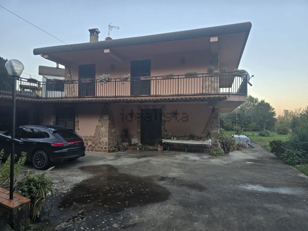 casa indipendente in vendita a Ceccano