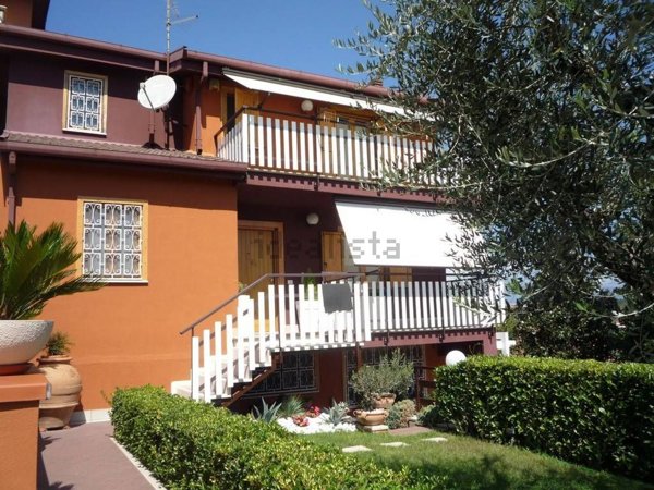 casa indipendente in vendita a Ceccano