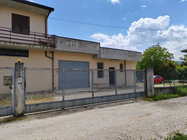 locale commerciale in vendita a Ceccano
