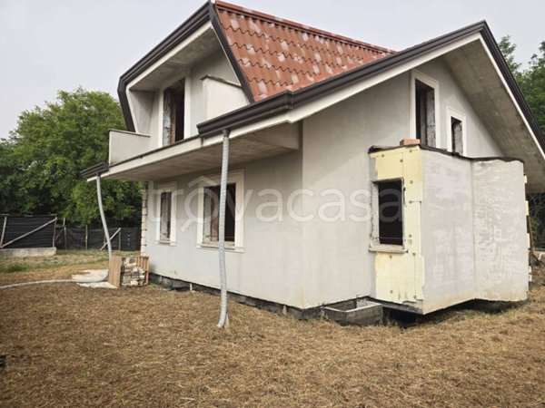 casa indipendente in vendita a Ceccano