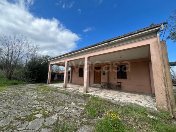 casa indipendente in vendita a Ceccano