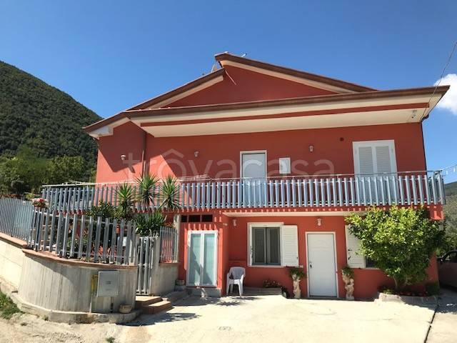 casa indipendente in vendita a Ceccano