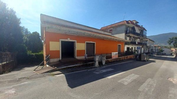 locale commerciale in vendita a Ceccano