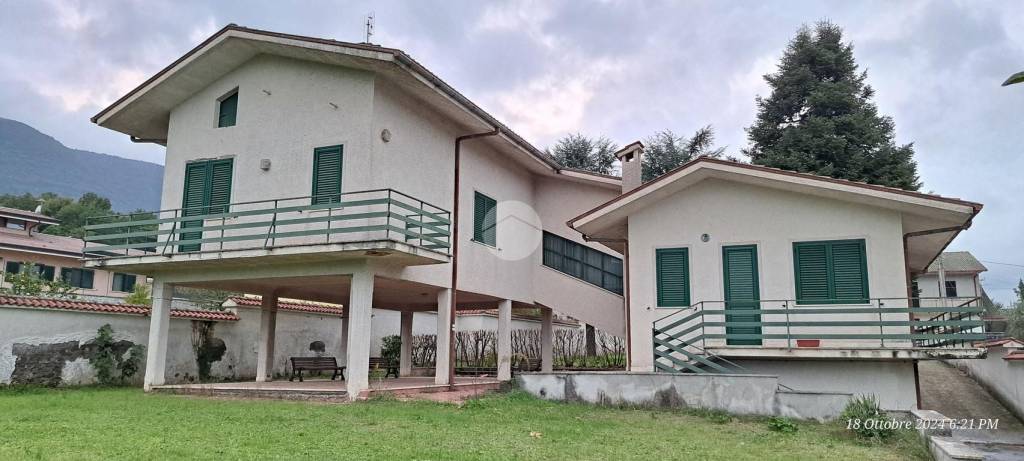 casa indipendente in vendita a Ceccano