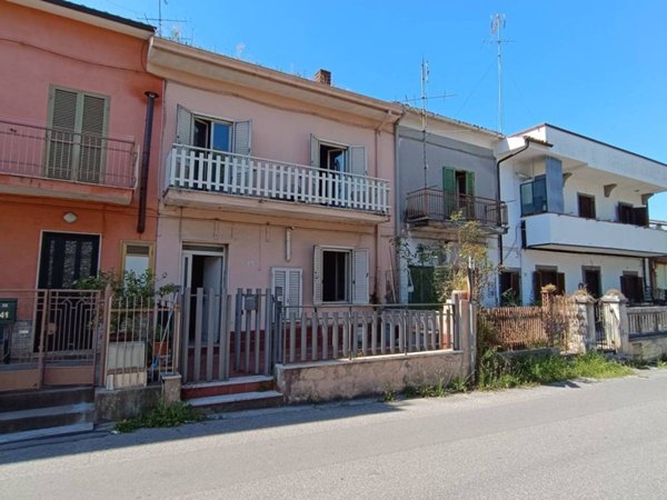 casa indipendente in vendita a Ceccano