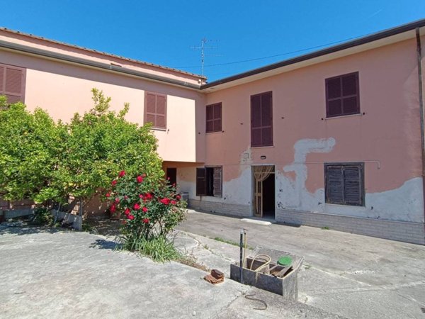 casa indipendente in vendita a Ceccano