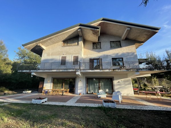 casa indipendente in vendita a Ceccano