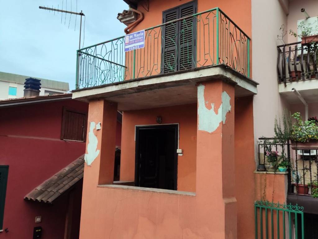 casa indipendente in vendita a Ceccano