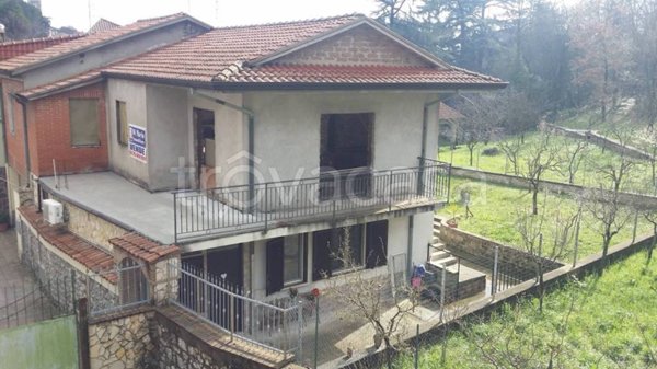 casa indipendente in vendita a Ceccano