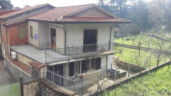 casa indipendente in vendita a Ceccano