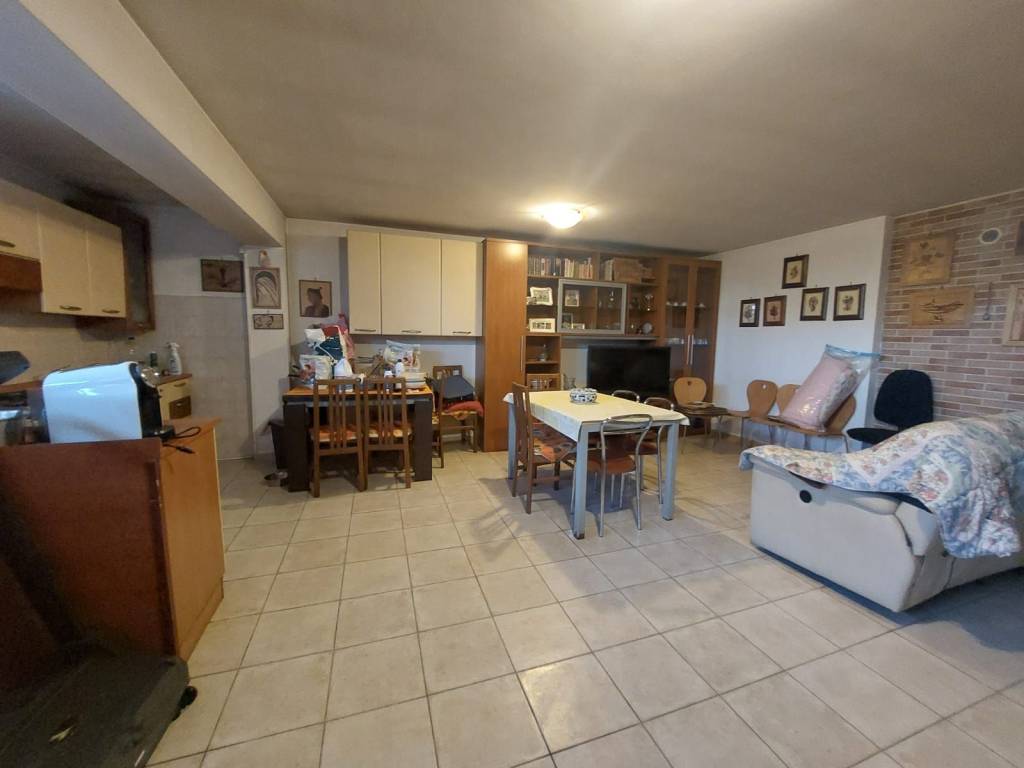 casa indipendente in vendita a Ceccano
