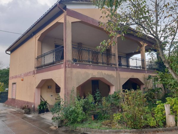 casa indipendente in vendita a Ceccano