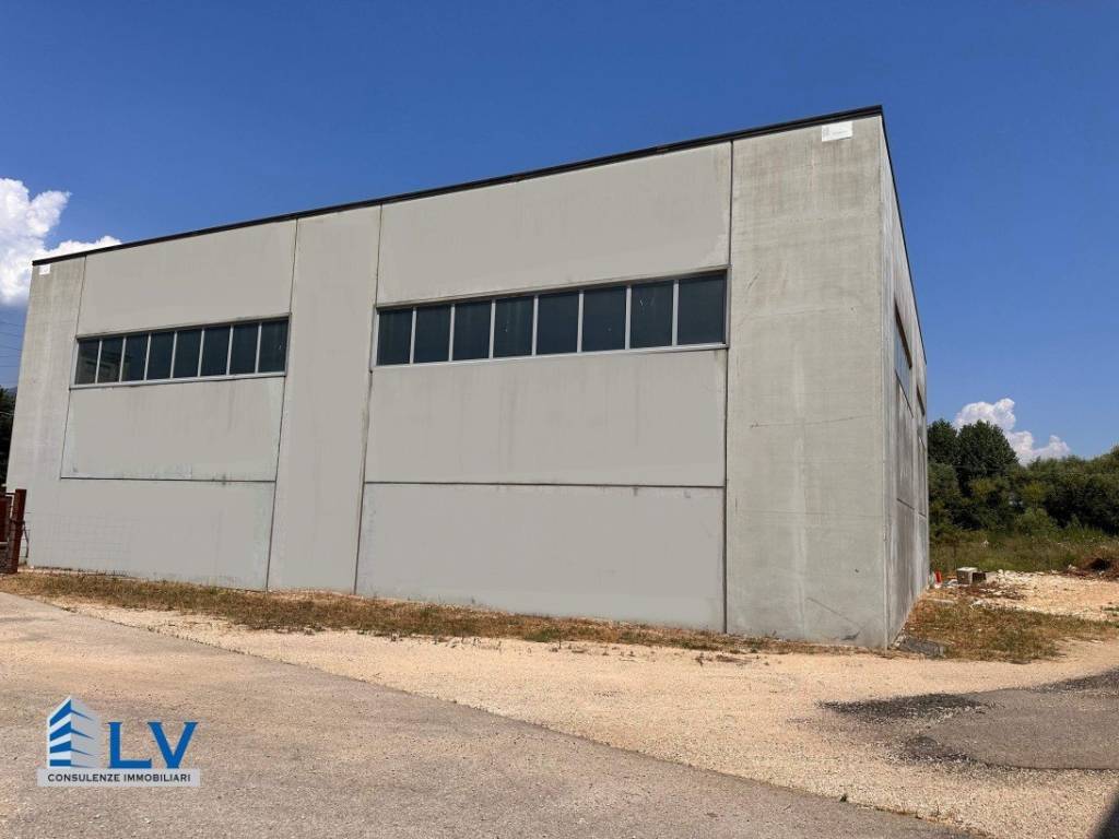 locale commerciale in vendita a Ceccano