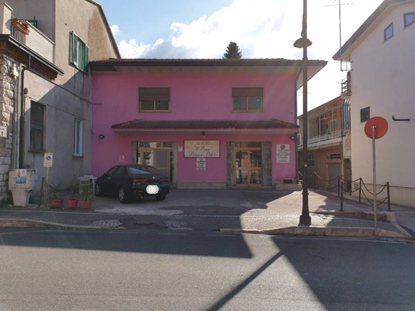 locale commerciale in vendita a Ceccano