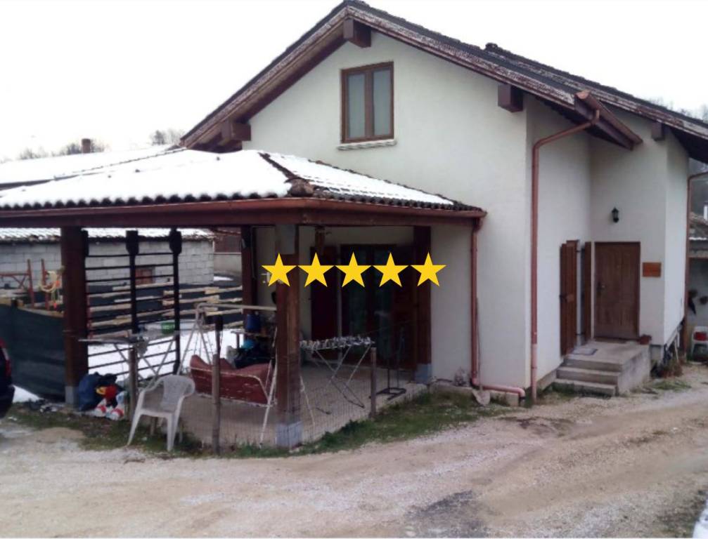casa indipendente in vendita a Ceccano