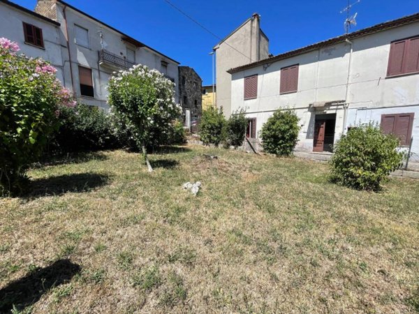 casa indipendente in vendita a Ceccano